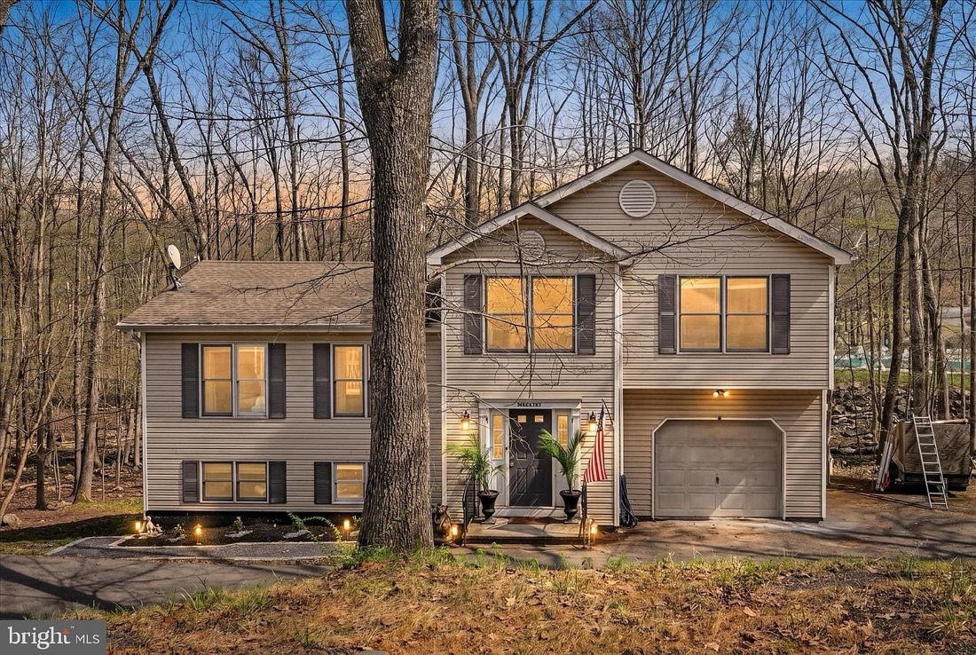 434 Somerset Dr, East Stroudsburg, PA