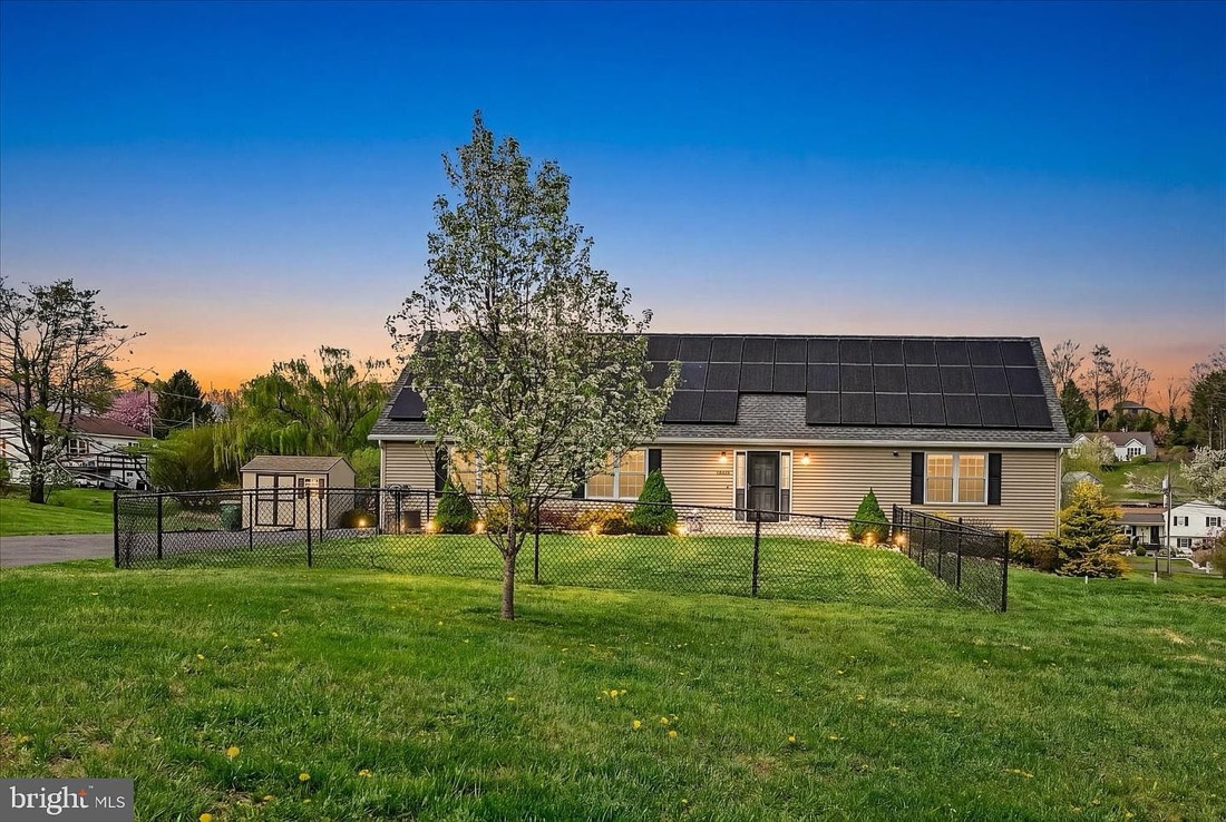 1665 Wampum Dr, Auburn, PA